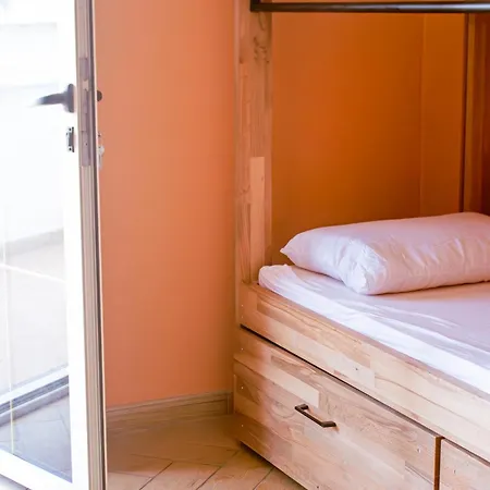 Hostel Albania Tiran